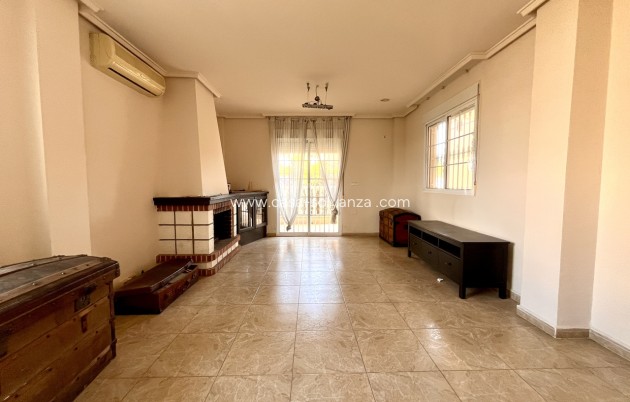 Resale - Villa - La Zenia - Costa Blanca