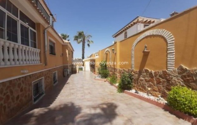 Revente - Villa - Torrevieja - Aguas nuevas