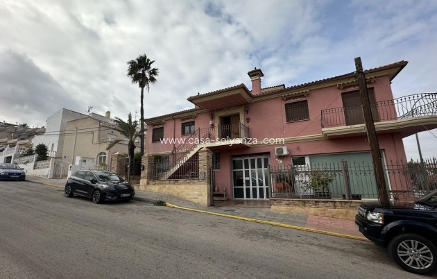 Revente - Commercial - San Miguel de Salinas - Inland