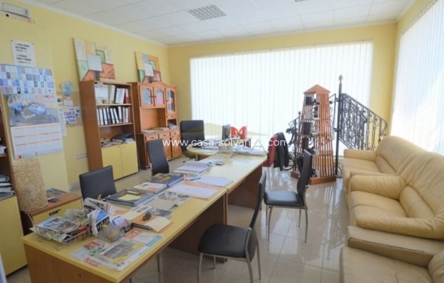 Revente - Commercial - San Miguel de Salinas - Inland