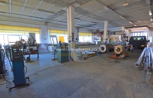 Revente - Commercial - San Miguel de Salinas - Inland