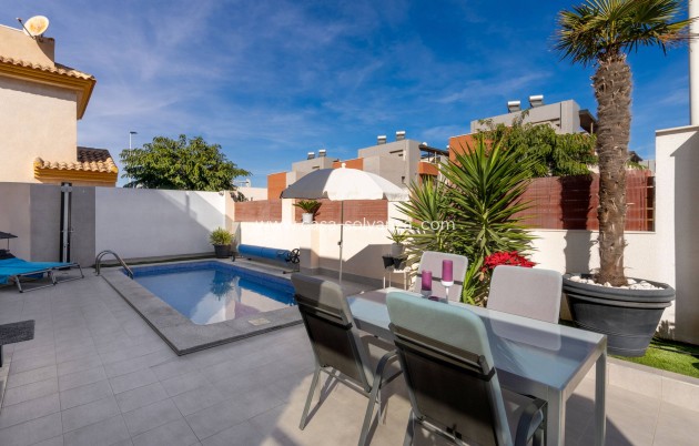 Wiederverkauf - Villa - Torrevieja - Aguas nuevas