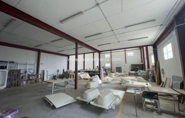 Revente - Commercial - Hondón de las Nieves - Inland