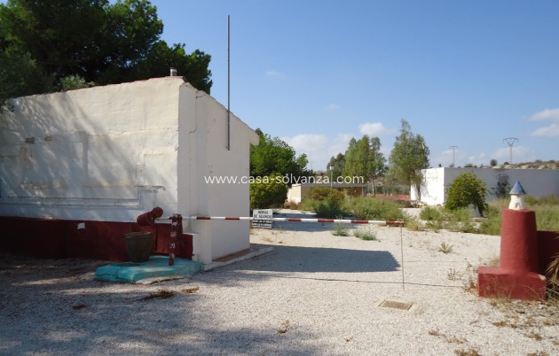 Revente - Commercial - Fortuna - Inland