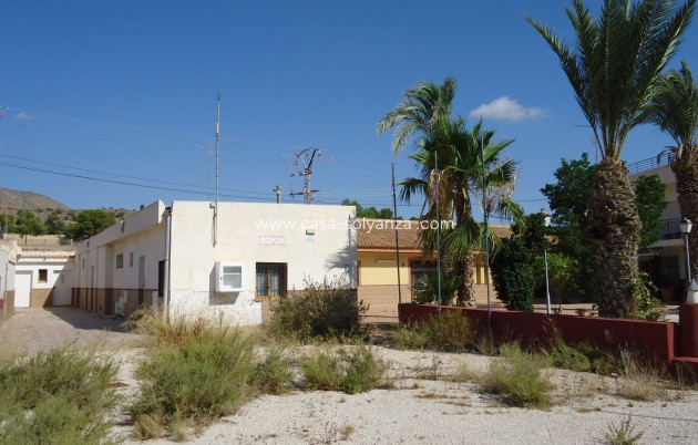 Revente - Commercial - Fortuna - Inland