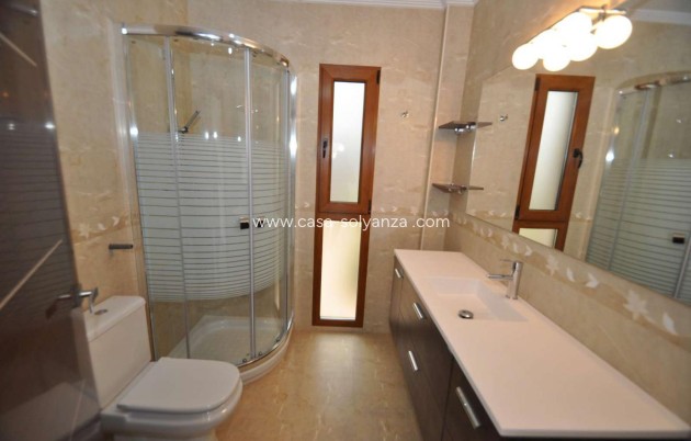 Revente - Maison de ville - Pinoso - Inland