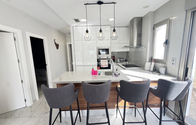 Wiederverkauf - Villa - Villamartin - Villamartín