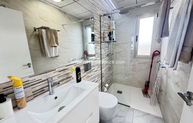 Wiederverkauf - Villa - Villamartin - Villamartín