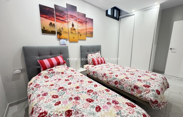 Wiederverkauf - Villa - Villamartin - Villamartín