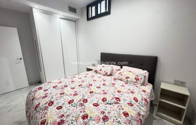 Wiederverkauf - Villa - Villamartin - Villamartín