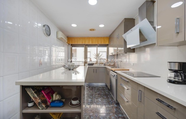 Revente - Appartement - Torrevieja - Center