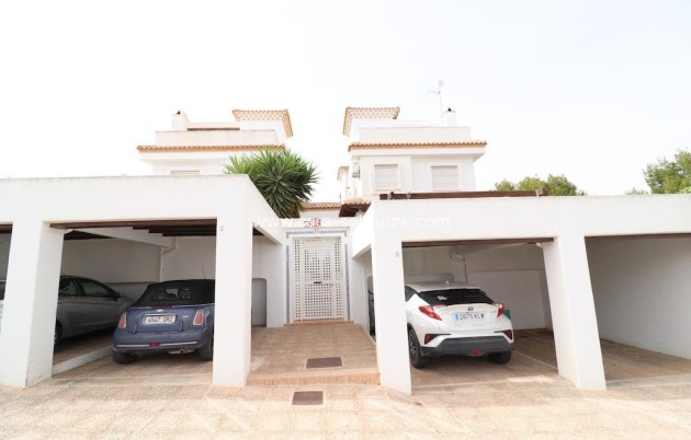 Revente - Villa - Orihuela Costa - Montezenia