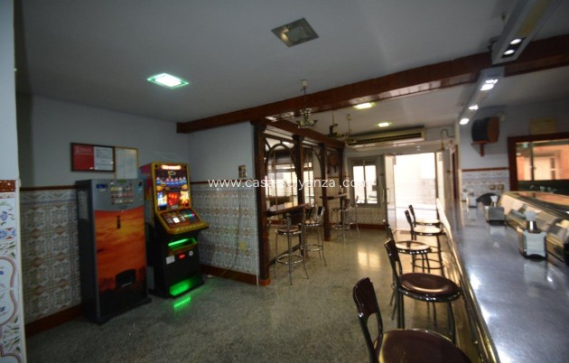 Revente - Commercial - Bigastro - Center