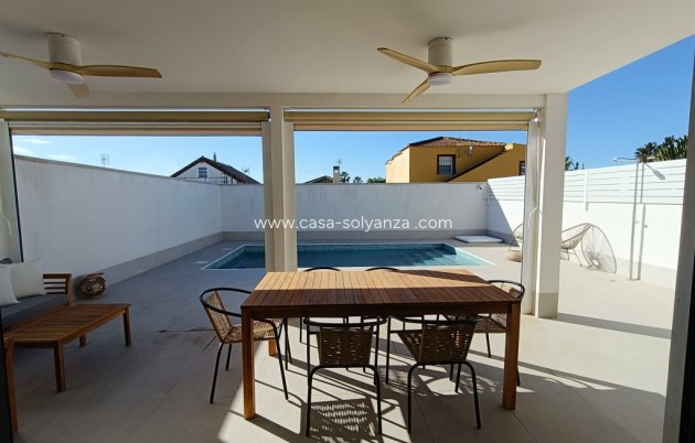 Resale - Villa - El Chaparral