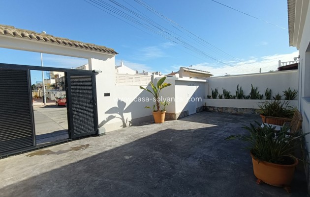 Resale - Villa - El Chaparral