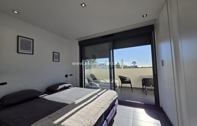 Revente - Villa - Orihuela Costa - Villamartín