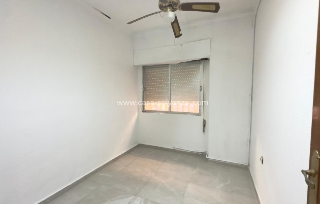 Reventa - Apartamento / piso - Torrevieja - Center