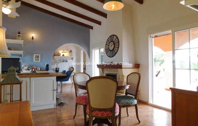 Resale - Villa - Dolores