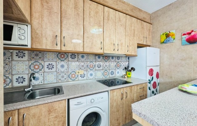 Resale - Apartment / flat - La Mata