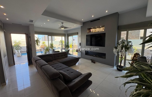 Revente - Villa - Orihuela Costa - Costa Blanca