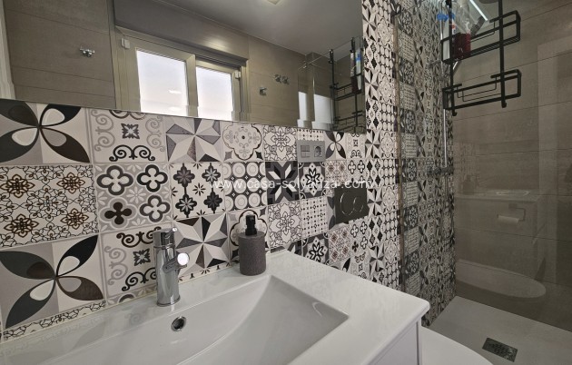 Resale - Villa - Villamartin - Costa Blanca