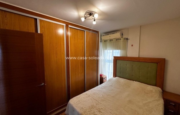 Resale - Apartment / flat - Torrevieja - Center