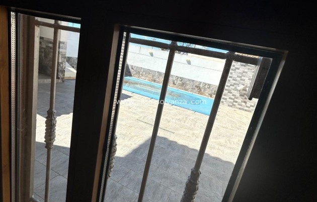 Resale - Villa - Los Alcázares - Las Lomas Del Rame-bahía Bella