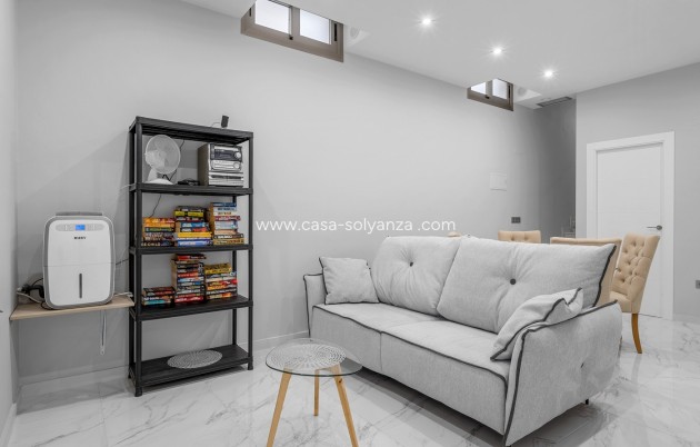 Resale - Villa - Orihuela Costa - Costa Blanca