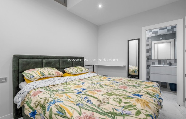 Resale - Villa - Orihuela Costa - Costa Blanca
