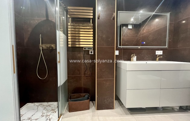 Resale - Apartment / flat - Torrevieja - Costa Blanca