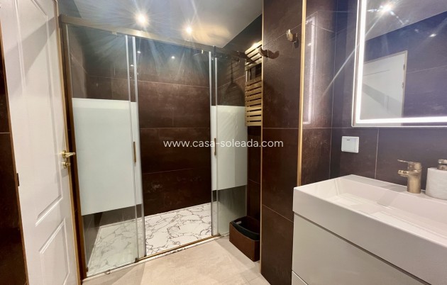 Resale - Apartment / flat - Torrevieja - Costa Blanca