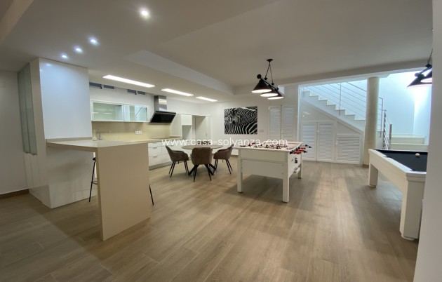 Resale - Villa - San Miguel de Salinas