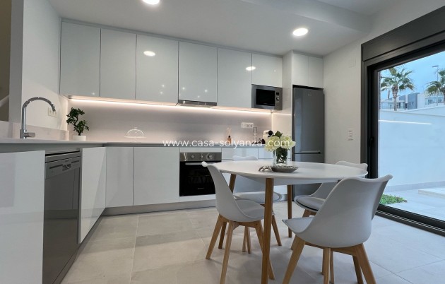 Neue Gebäude - Stadthaus - Orihuela Costa