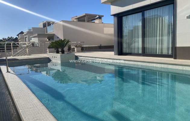 Resale - Villa - San Miguel de Salinas