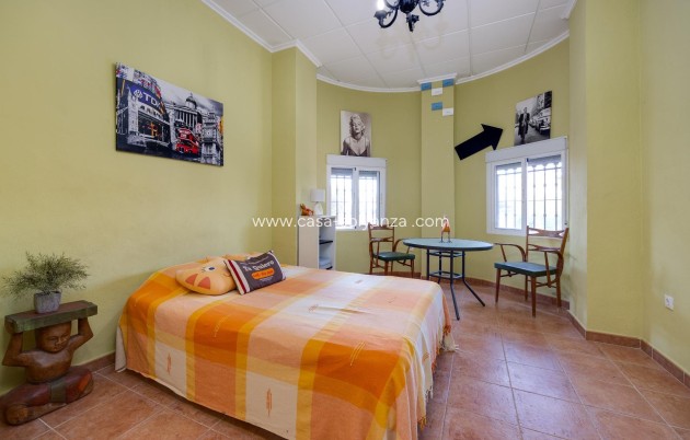 Revente - Villa - San Miguel de Salinas - Ciudad de las comunicaciones