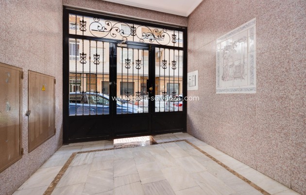 Reventa - Apartamento / piso - Torrevieja - Center