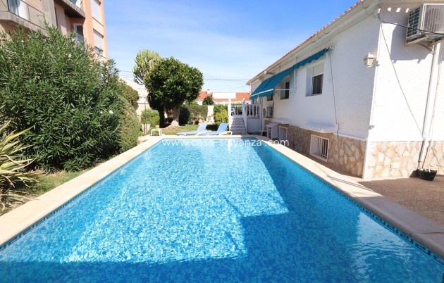 Revente - Semi-detached house - Torrevieja - Punta Prima