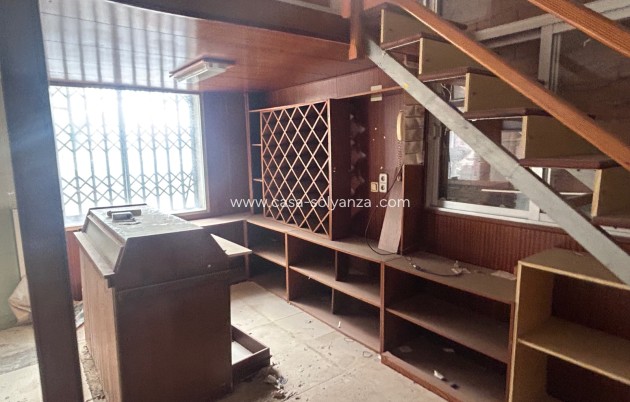 Revente - Commercial - Jacarilla - Inland