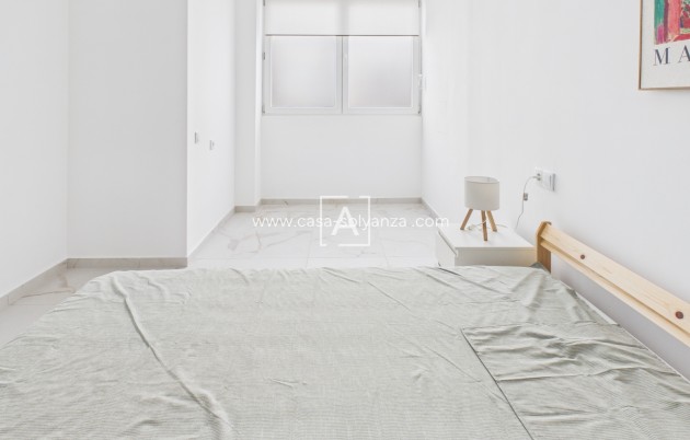 Wiederverkauf - Wohnung - Torrevieja Centro