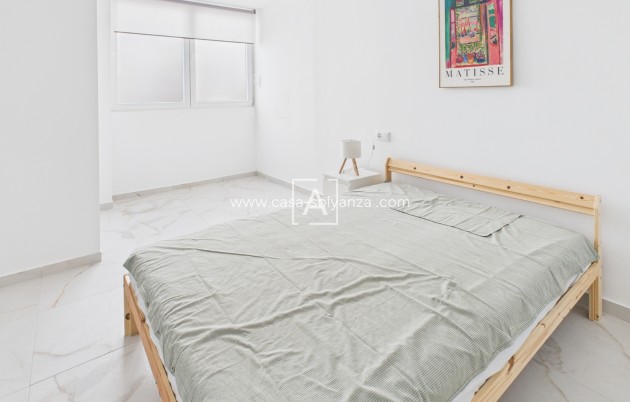 Wiederverkauf - Wohnung - Torrevieja Centro