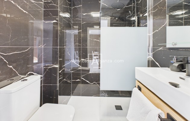 Wiederverkauf - Wohnung - Torrevieja Centro