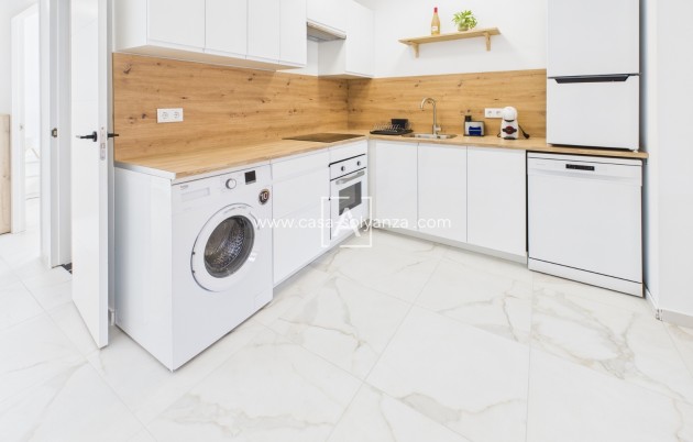 Wiederverkauf - Wohnung - Torrevieja Centro