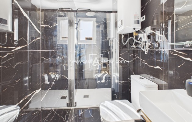 Wiederverkauf - Wohnung - Torrevieja Centro