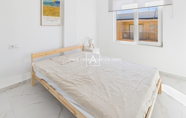 Wiederverkauf - Wohnung - Torrevieja Centro