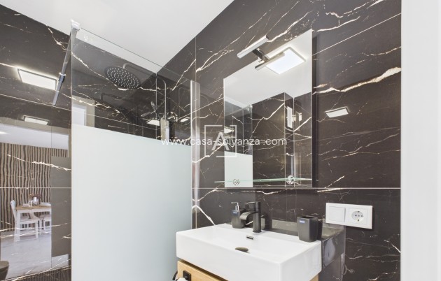 Wiederverkauf - Wohnung - Torrevieja Centro