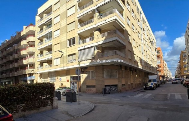 Reventa - Apartamento / piso - Torrevieja - Center
