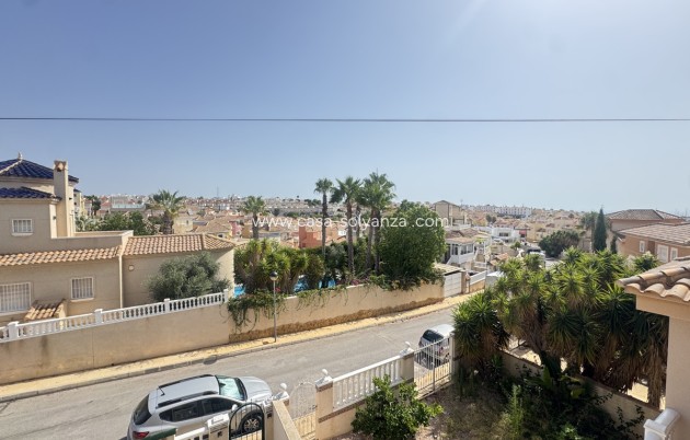 Reventa - Villa - Villamartin - Villamartín