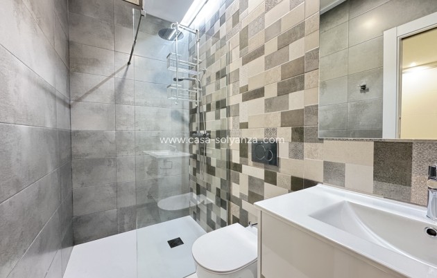 Wiederverkauf - Villa - Villamartin - Villamartín