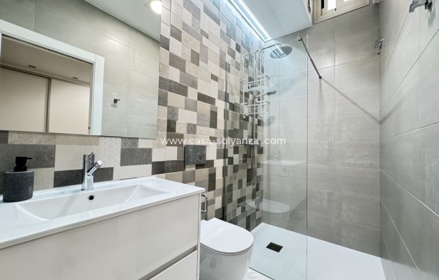 Wiederverkauf - Villa - Villamartin - Villamartín