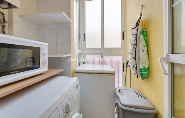 Reventa - Apartamento / piso - Torrevieja - Center